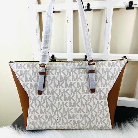 Michael Kors Coraline Large Logo and Leather Tote Bag - Picture 4 of 13